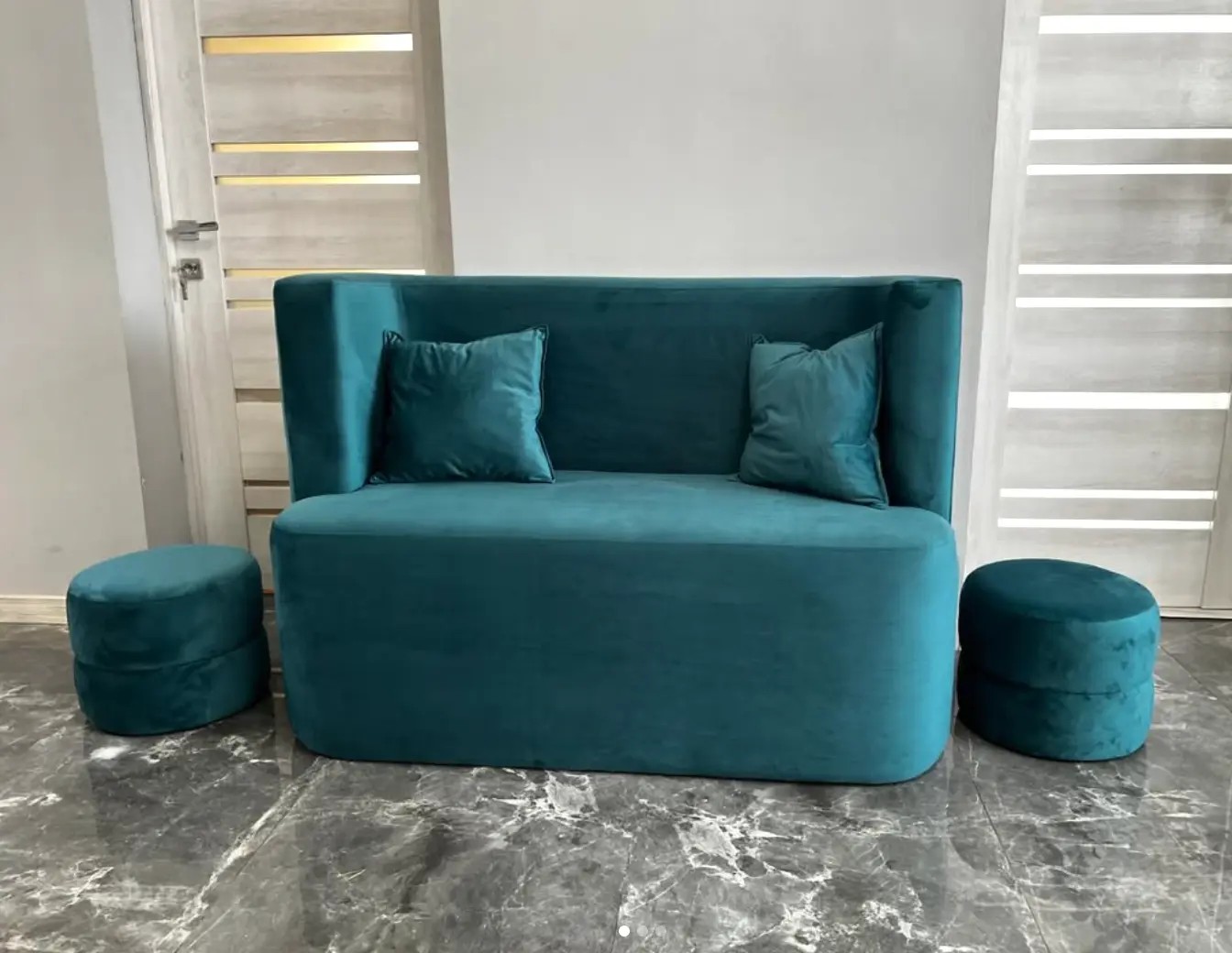 Pimlico Loveseat