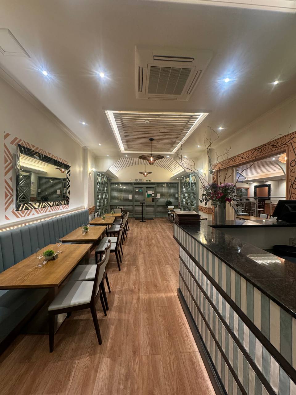 805 Restaurant — frame 3