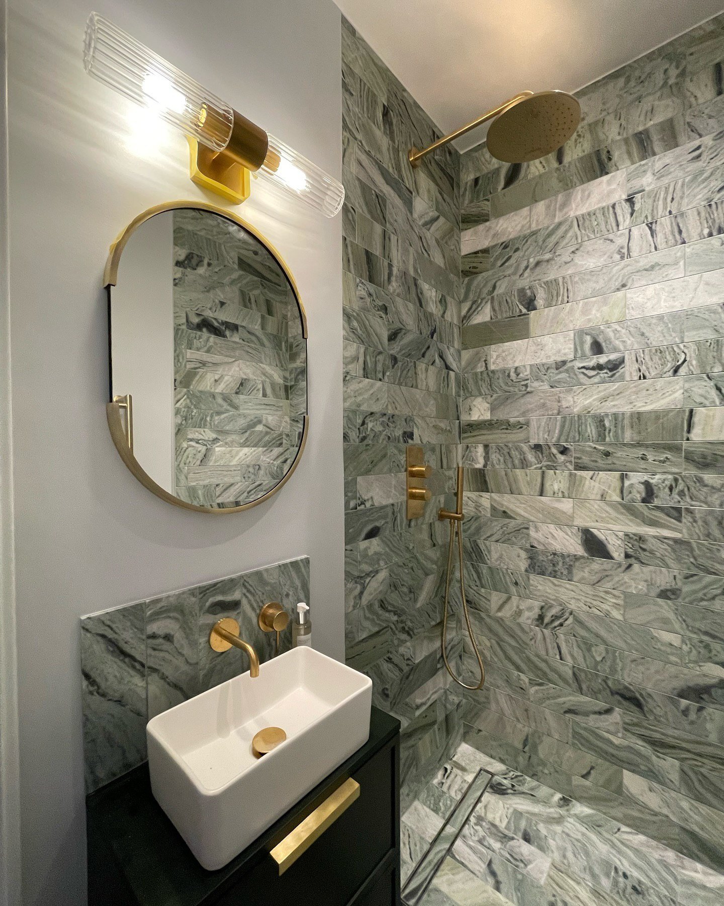 Bathrooms gallery image 2