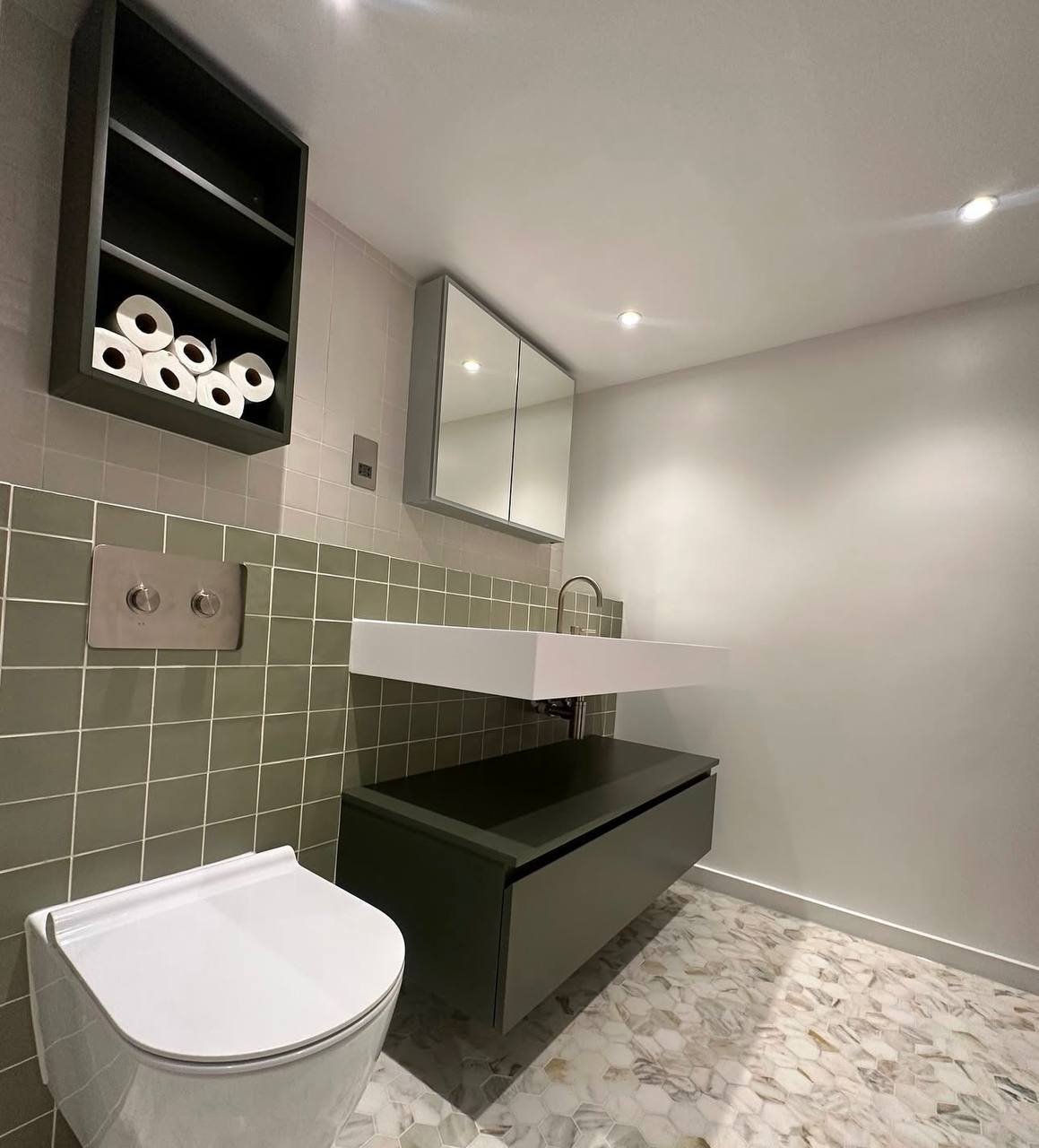 Bathrooms gallery image 3