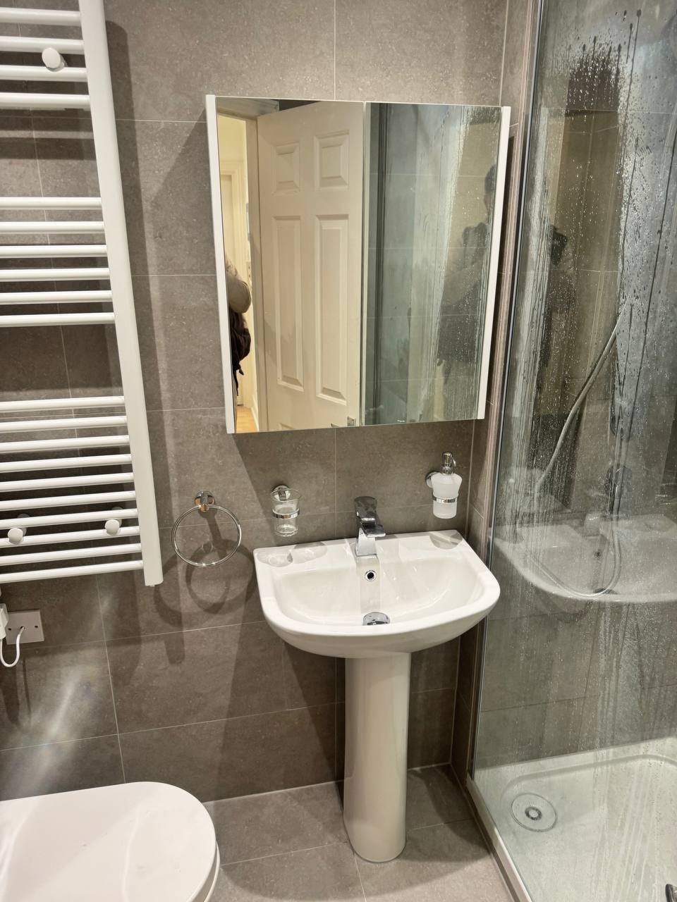 Bathrooms gallery image 9